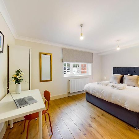 Redhill Town Centre Apartments By Livingo מראה חיצוני תמונה