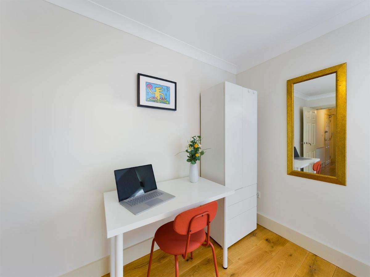 Redhill Town Centre Apartments By Livingo מראה חיצוני תמונה